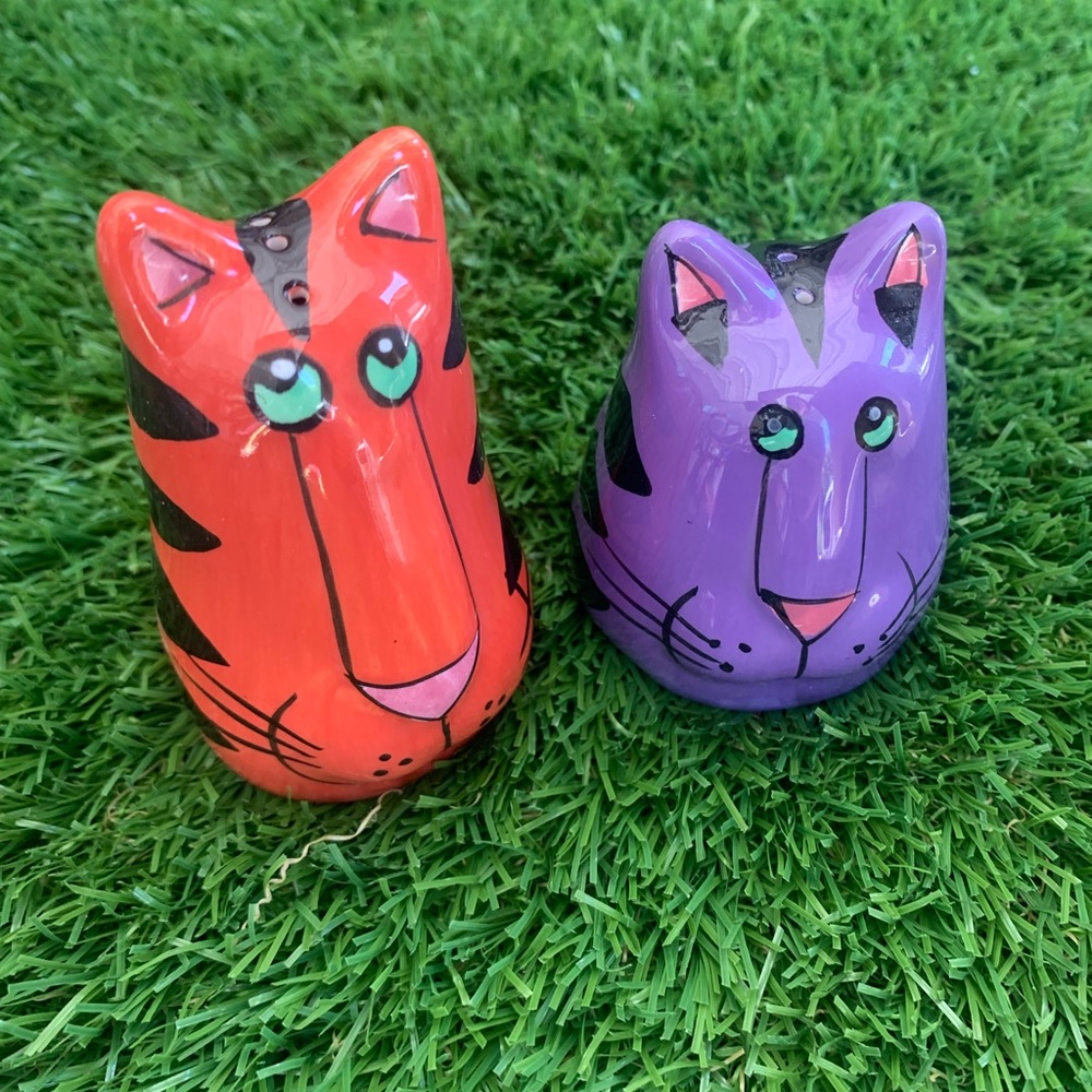 Vintage Catzilla Cat Salt Pepper Shaker